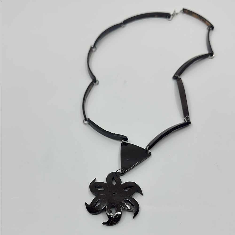 Vtg Brown craved coconut shell Geometric Necklace with Floral Pendant